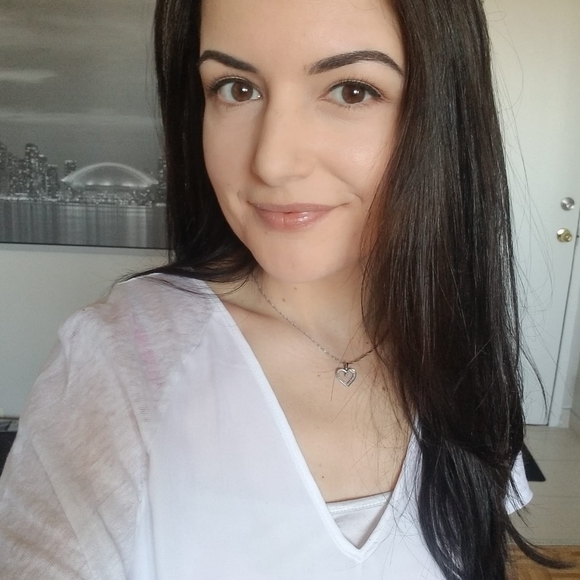 Meet your Posher, Ally - Picture 1 of 1